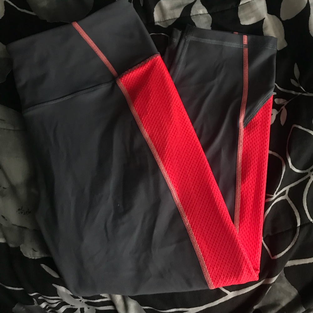 Victoria Secret Sport capri leggings